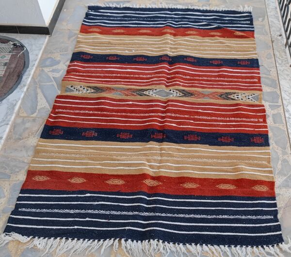 Tapis kilim berbère multicolores