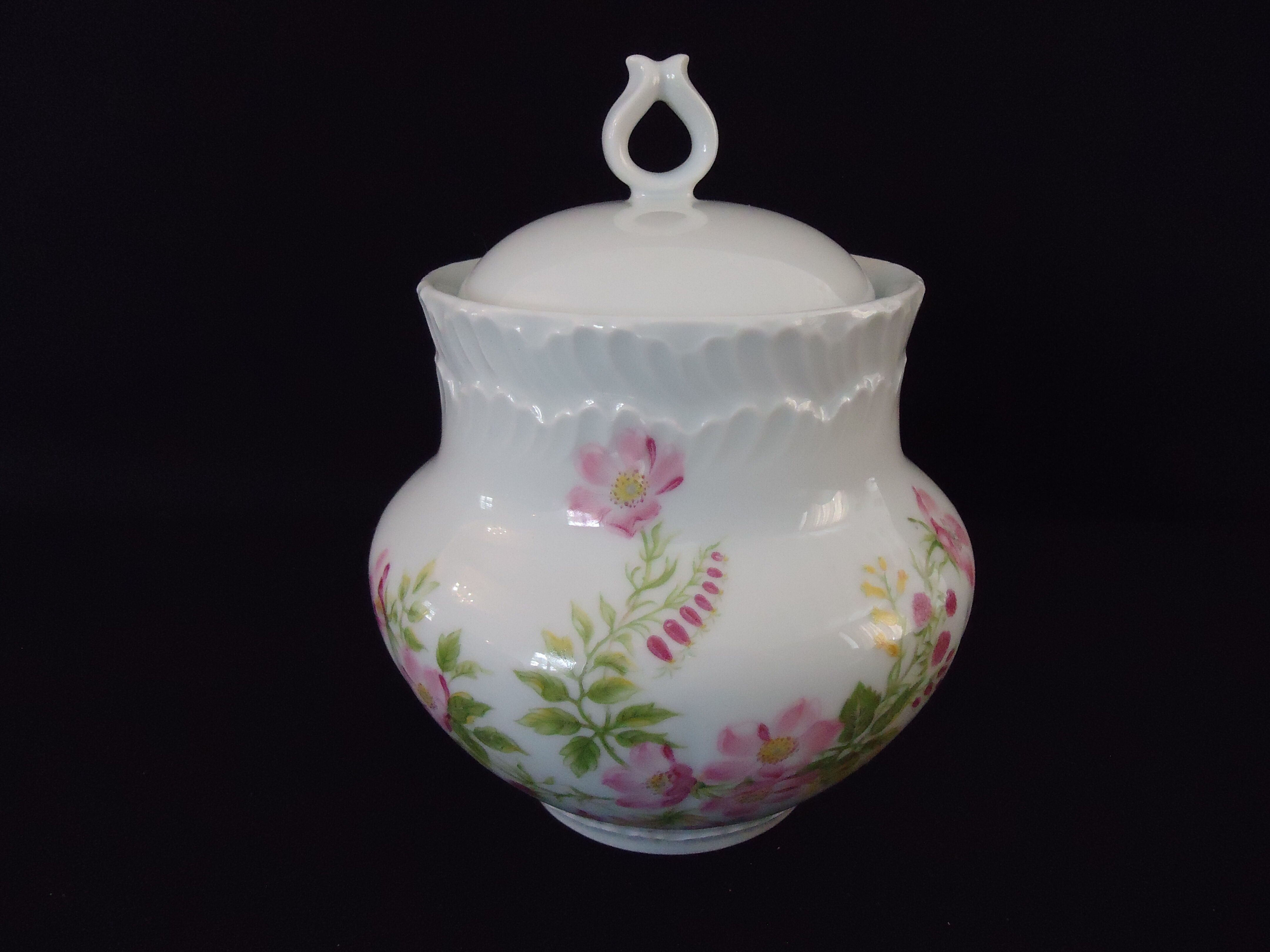 Limoges porcelain sugar bowl, Goumot Labesse