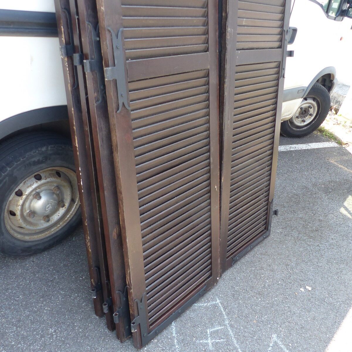 Wooden louvers 2 flaps