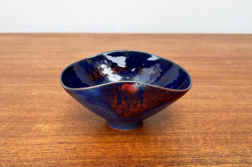 Mid-century German studio pottery bowl by Rainer Doss, 1960s.