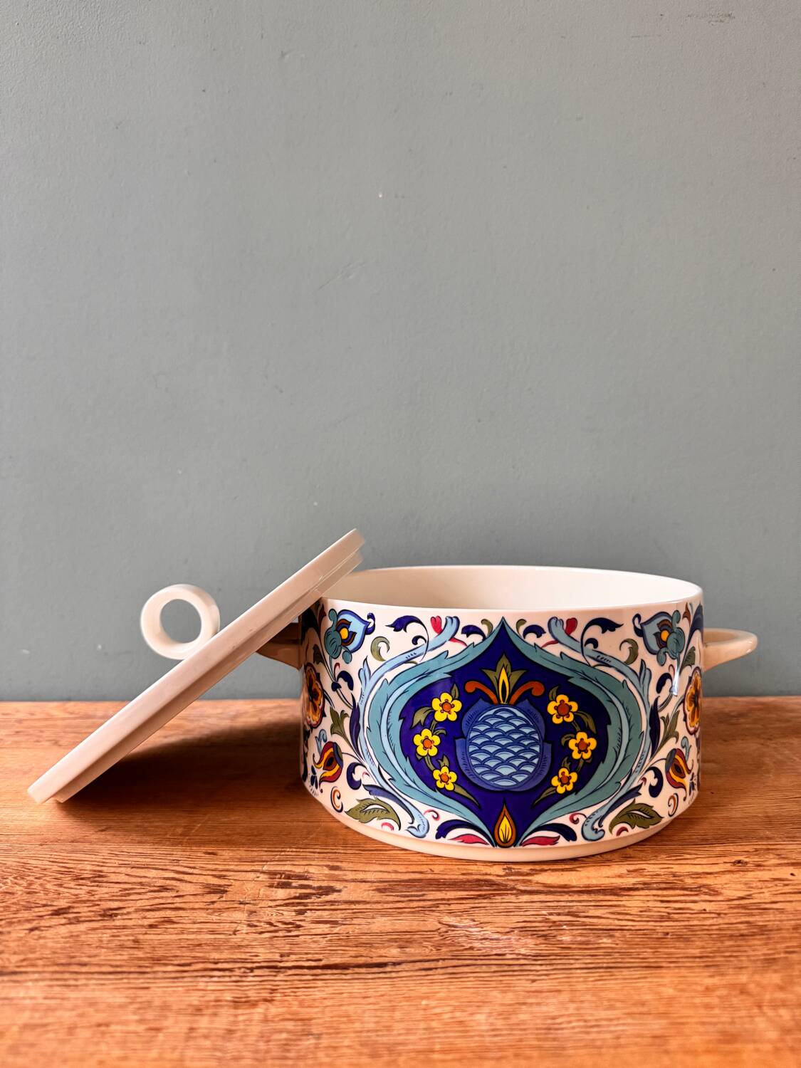 Villeroy & Boch earthenware tureen/soup tureen, Izmir model