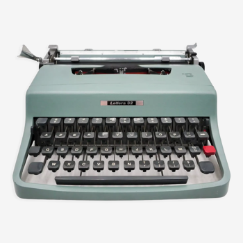 Machine à écrire Olivetti Lettera 32 - révisée ruban neuf avec sacoche