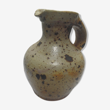 Pitcher in stoneware, glossy, speckled