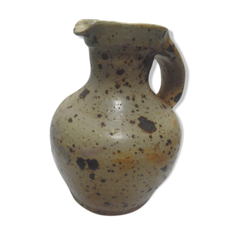 Pitcher in stoneware, glossy, speckled