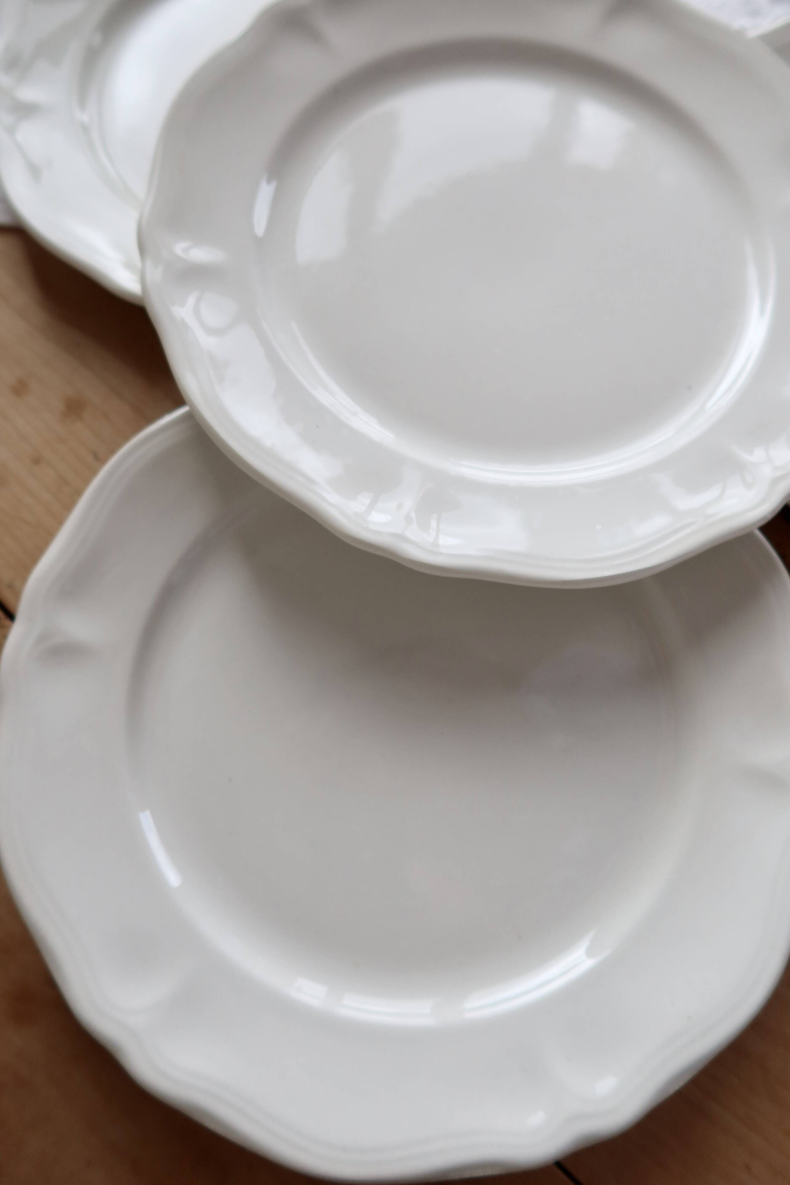 4 assiettes à dessert vintage faïence ivoire Moulin des Loups