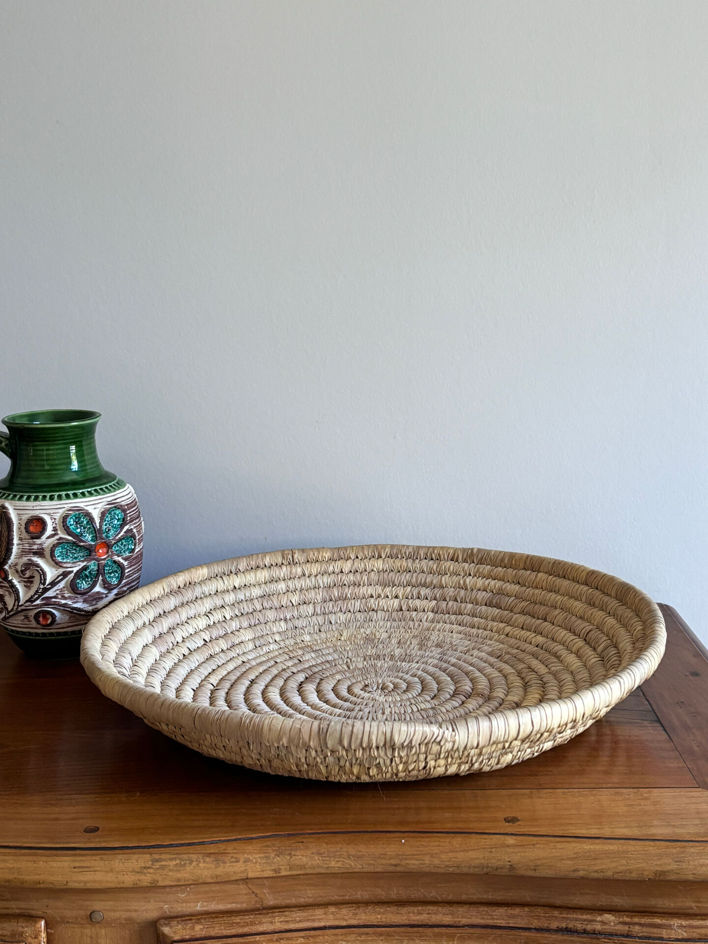 Woven straw basket