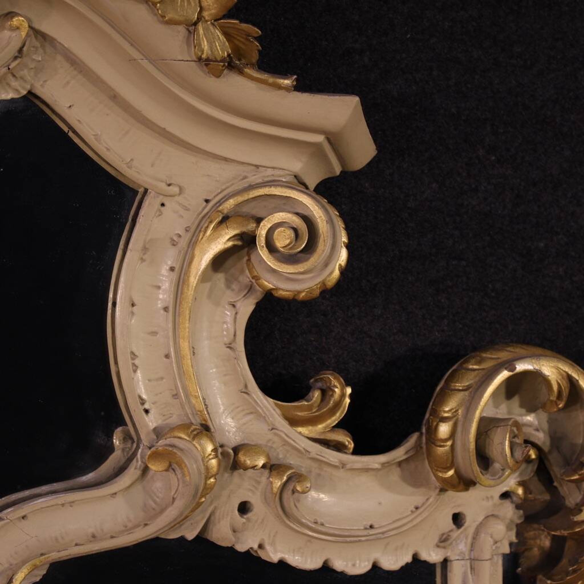 Great lacquered and gilded Louis XV style mirror from the 20th century