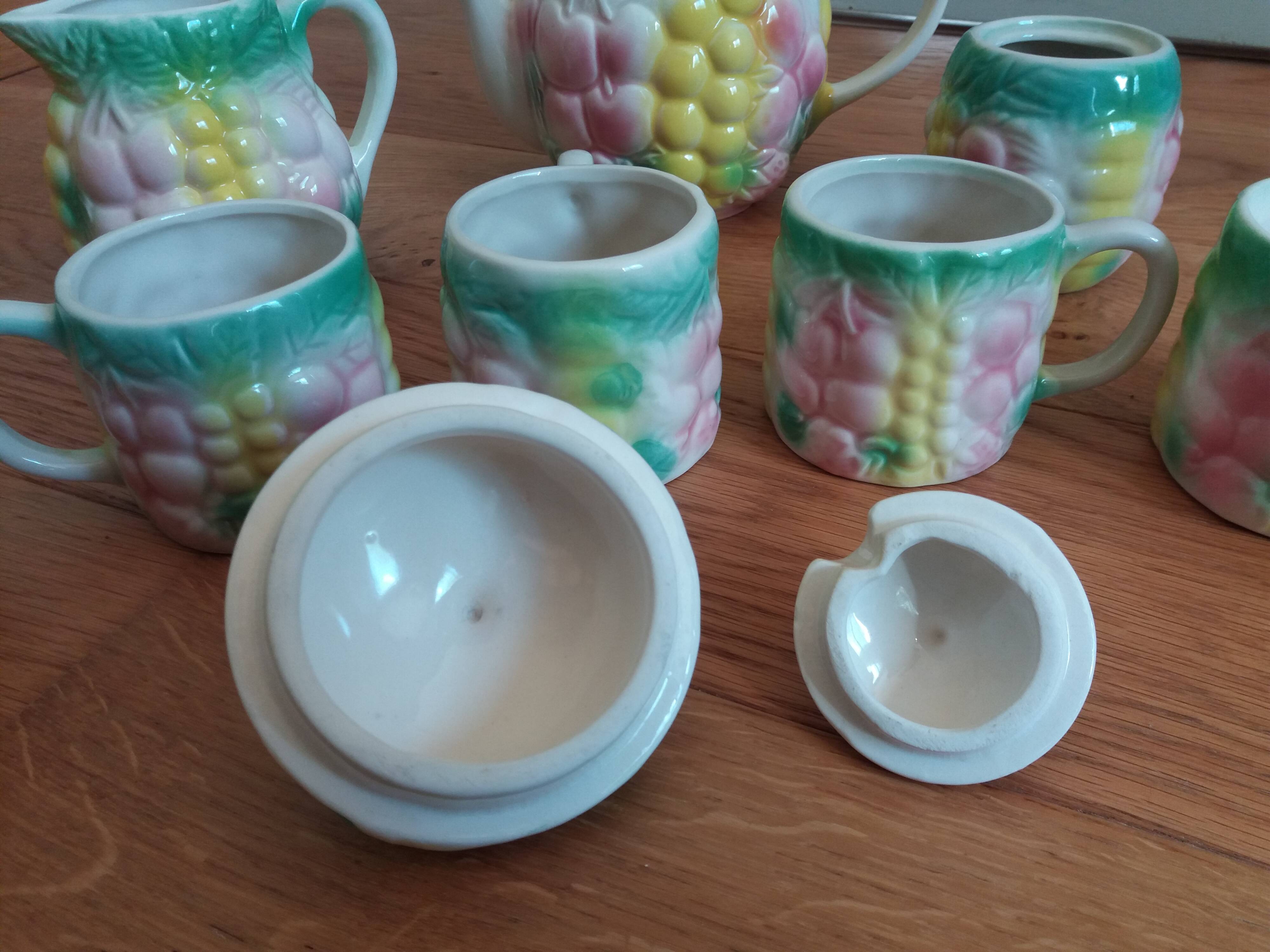 Pastel slushie coffee or tea service