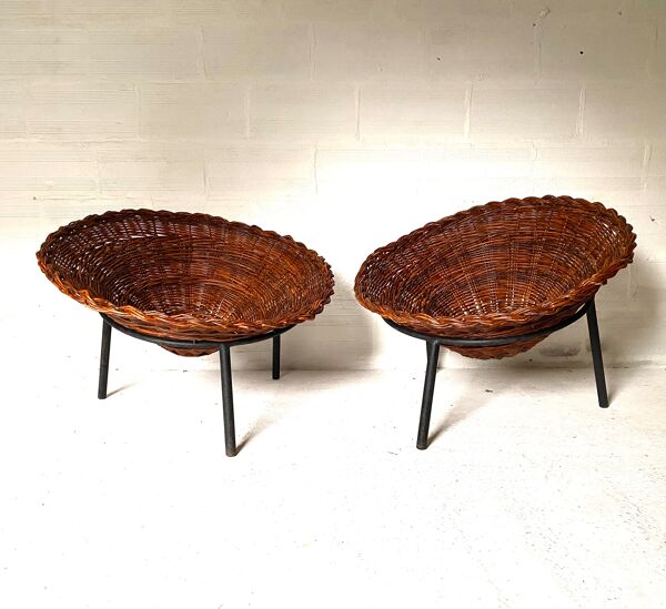 Paire de fauteuils corbeille en osier