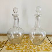 Wine pitchers or carafes in glass from the 19th century.