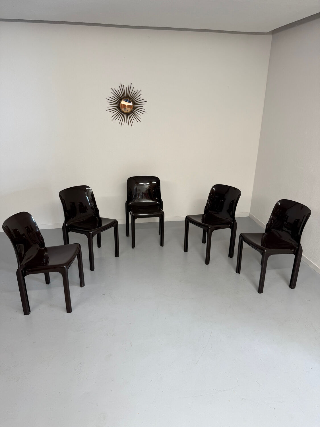 Set of 5 Selene plastic chairs designed by Vico Magistretti Artemide