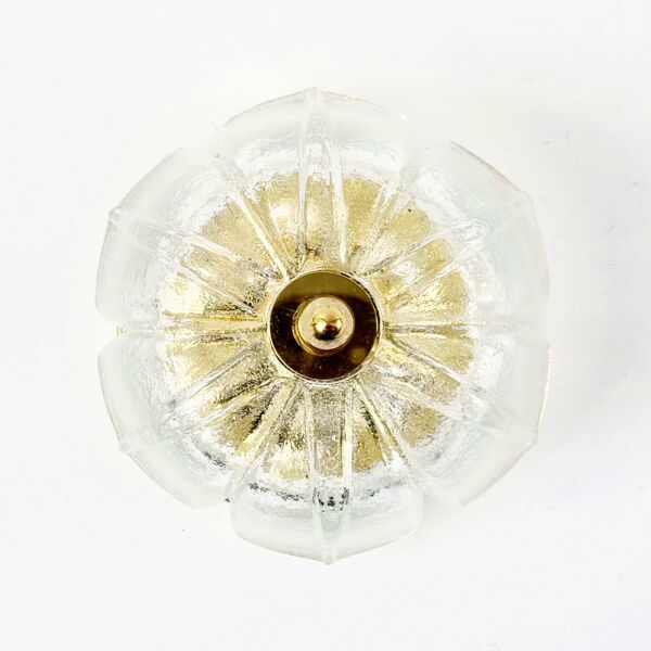 Plafonnier en verre en forme de fleur de style mid-century moderne de Limburg, Allemagne, années 1970.