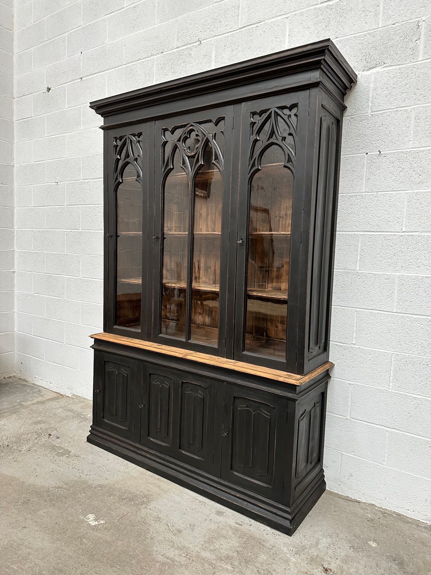 Early twentieth century oak bookcase