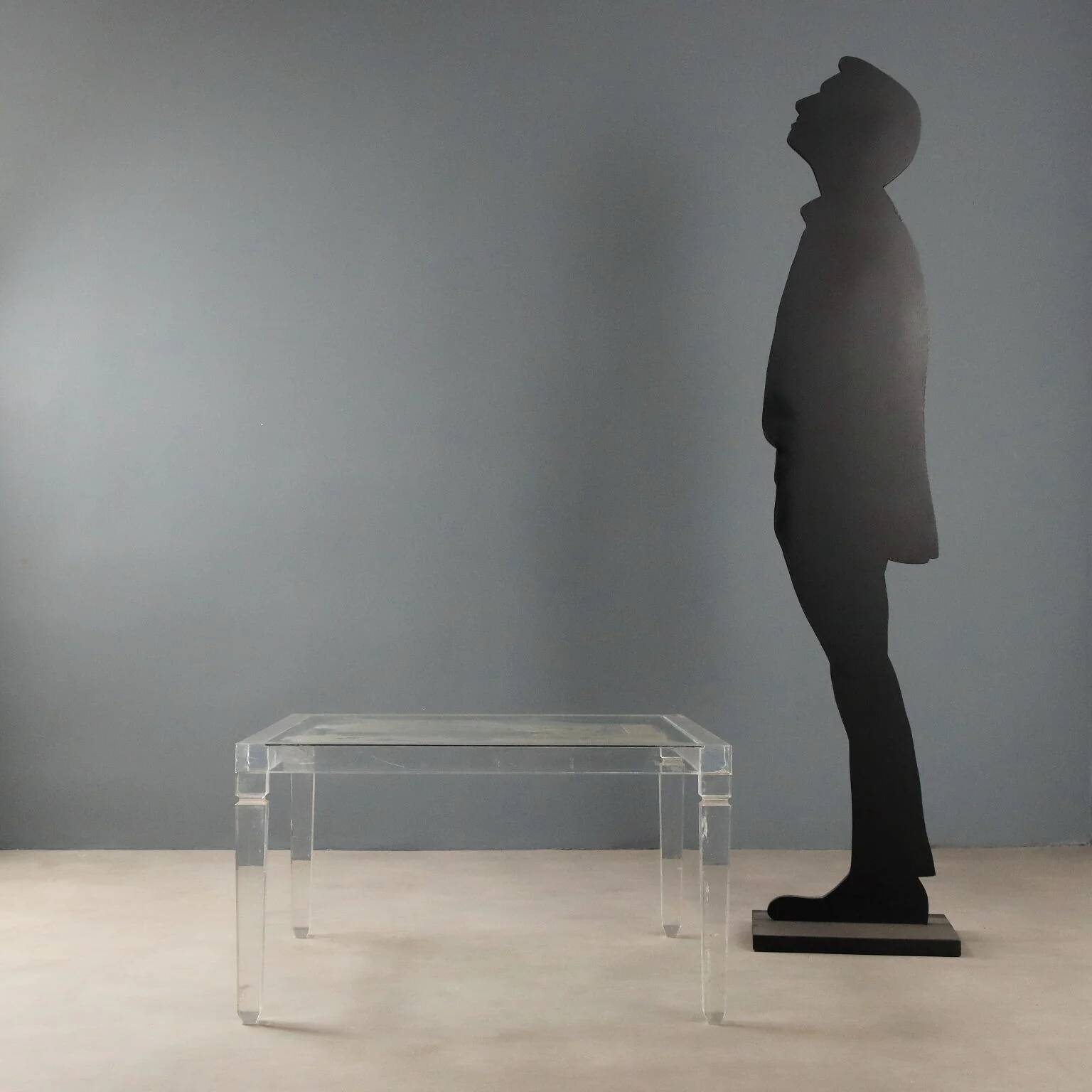 Table basse en plexiglas