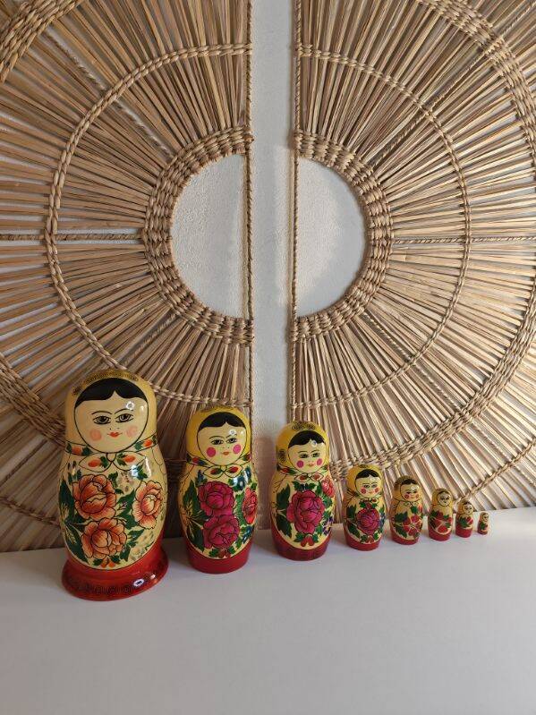 Russian dolls 8 pieces