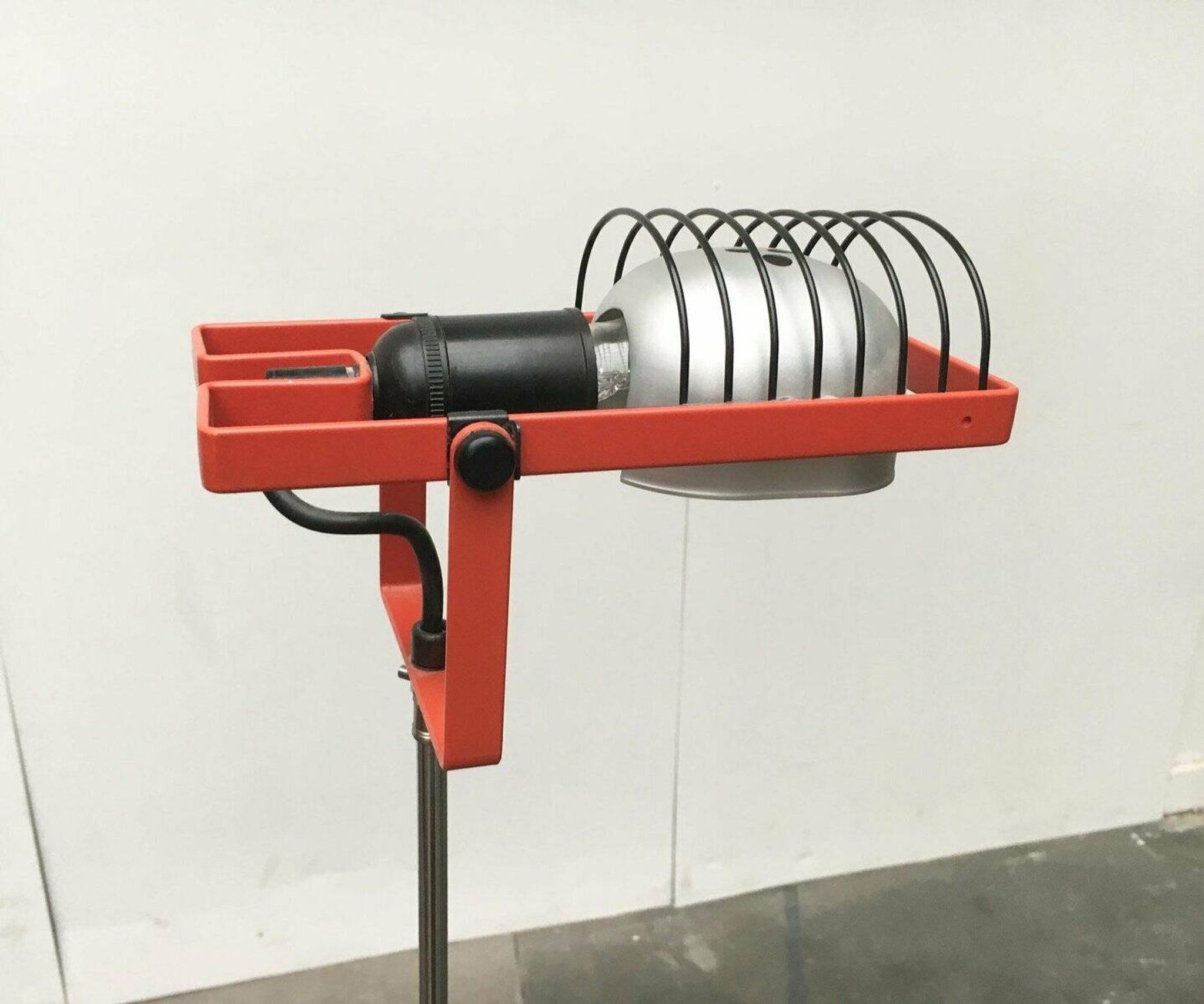 Italian vintage lamp Sintesi Terra foldable on tripod by Ernesto Gismondi for Artemide, 1970s