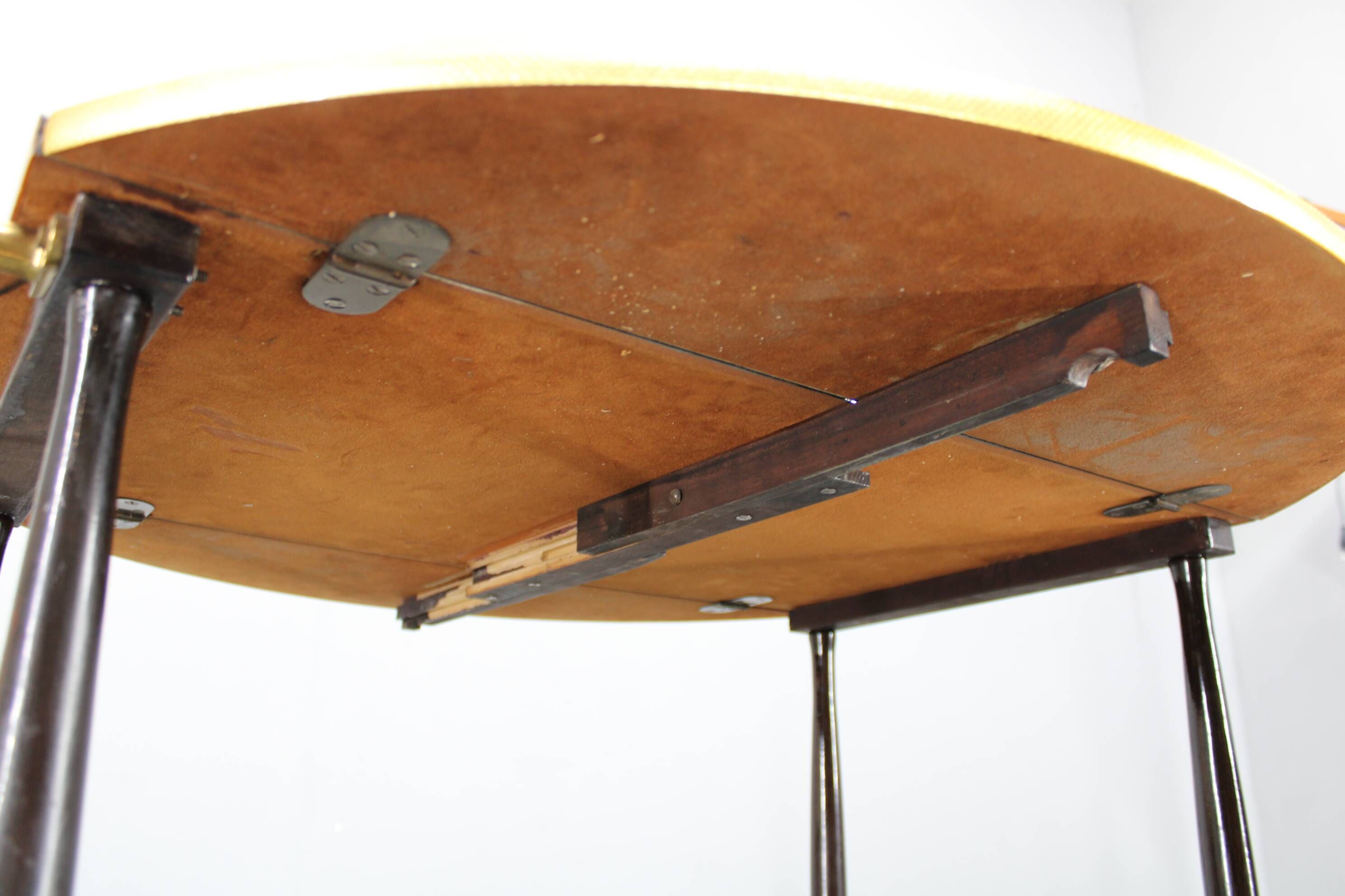 Italian mid-century bar cart with folding leaves, brass and wood