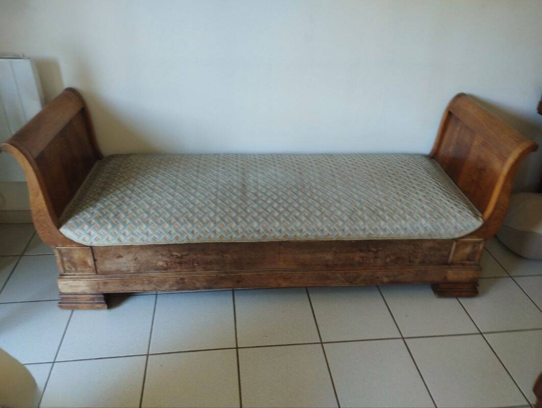 Canapé de repos d'époque restauration