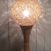 Grande lampe en rotin