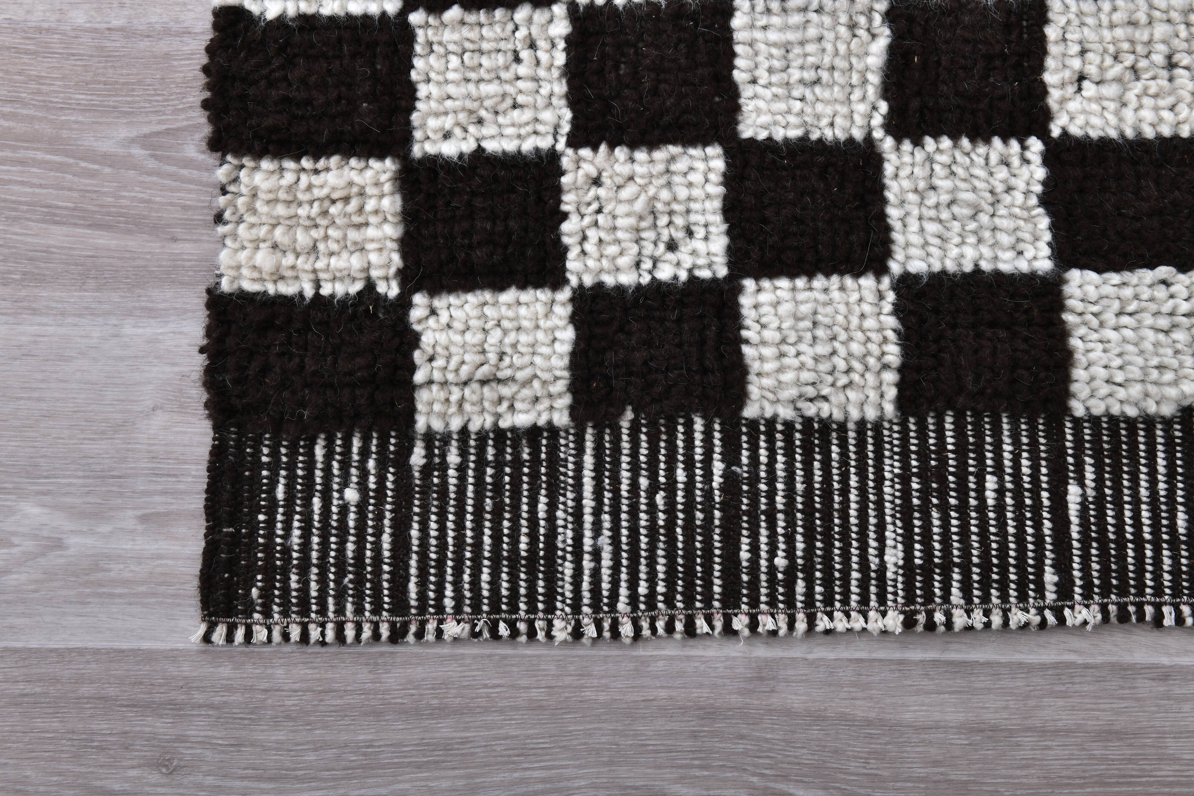 2x10 Checkered Moroccan Runner Rug 70x302Cm SK 242433