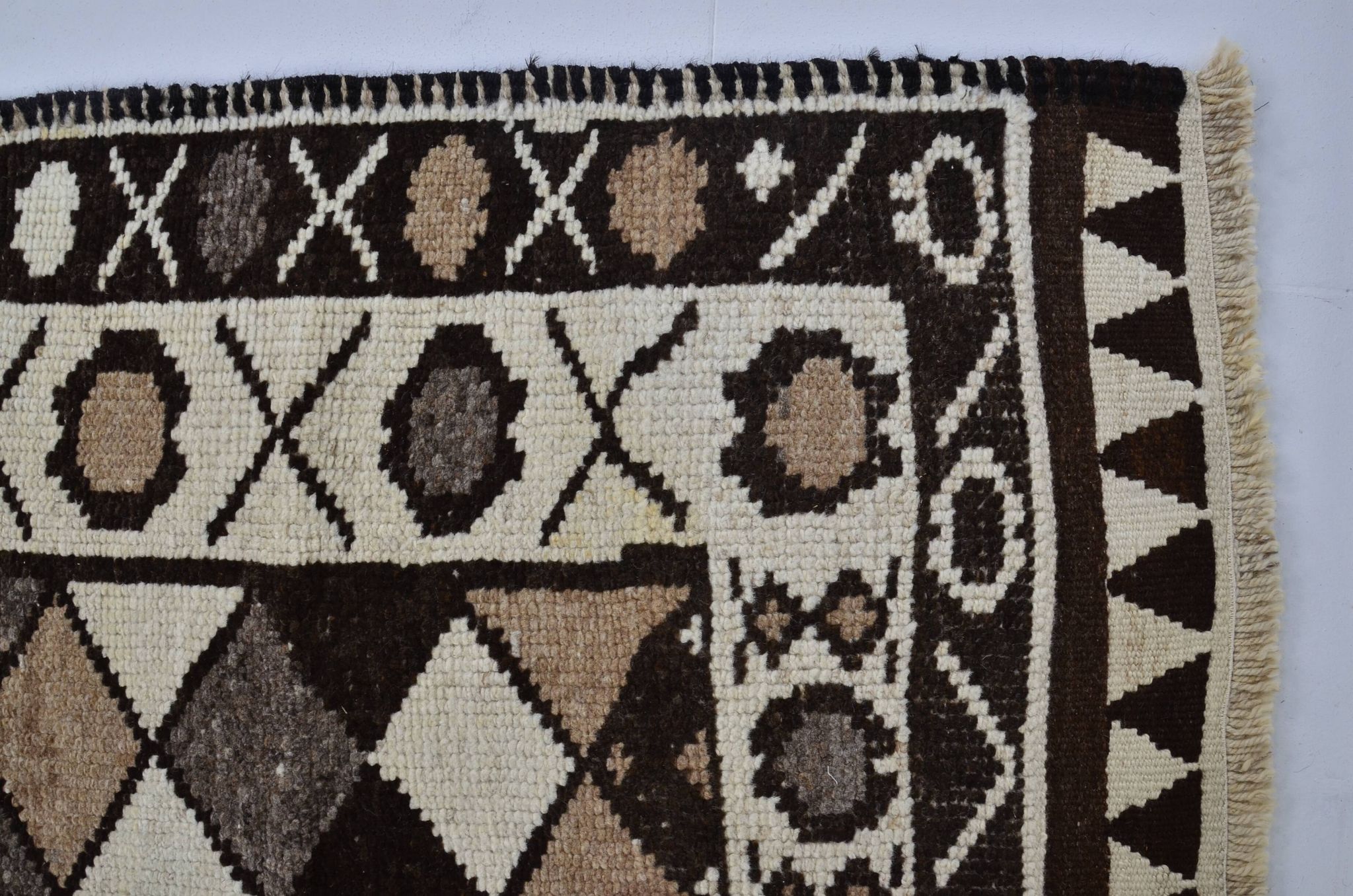 Tapis de couloir neutre en laine turque nouée à la main, référence 2064