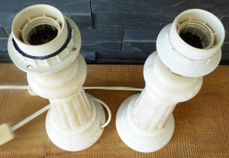Set of 2 off-white alabaster lamp bases