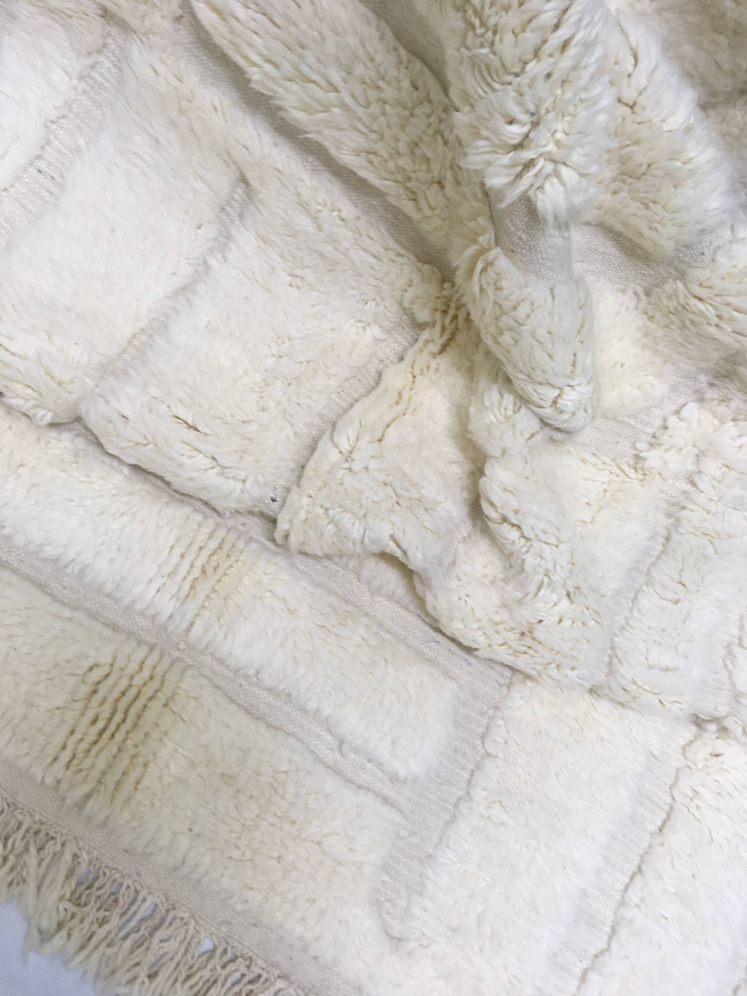 Berber Beni Ouarain rug 243 x 162 cm