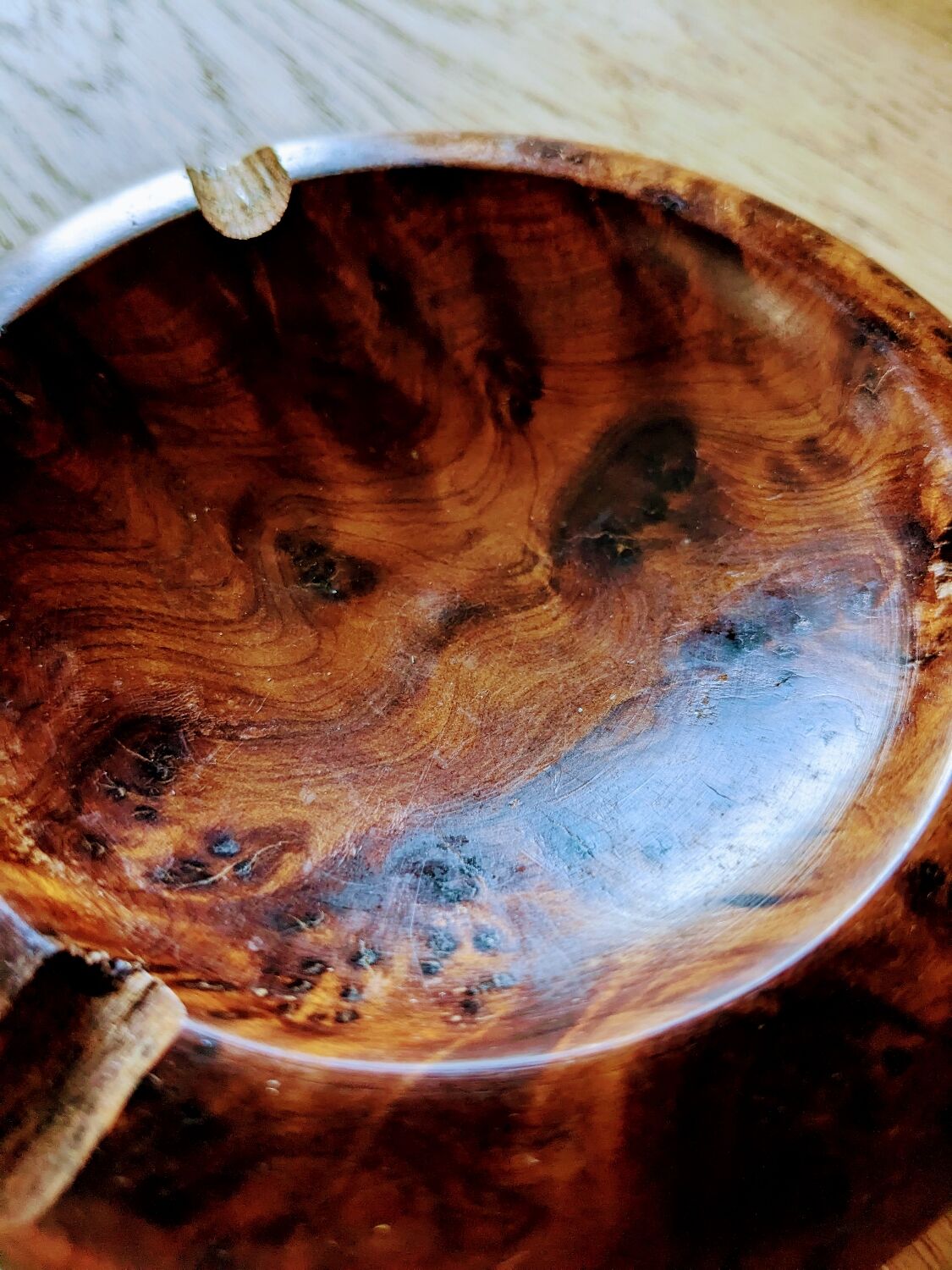 Artisanal ashtray in solid olive tree
