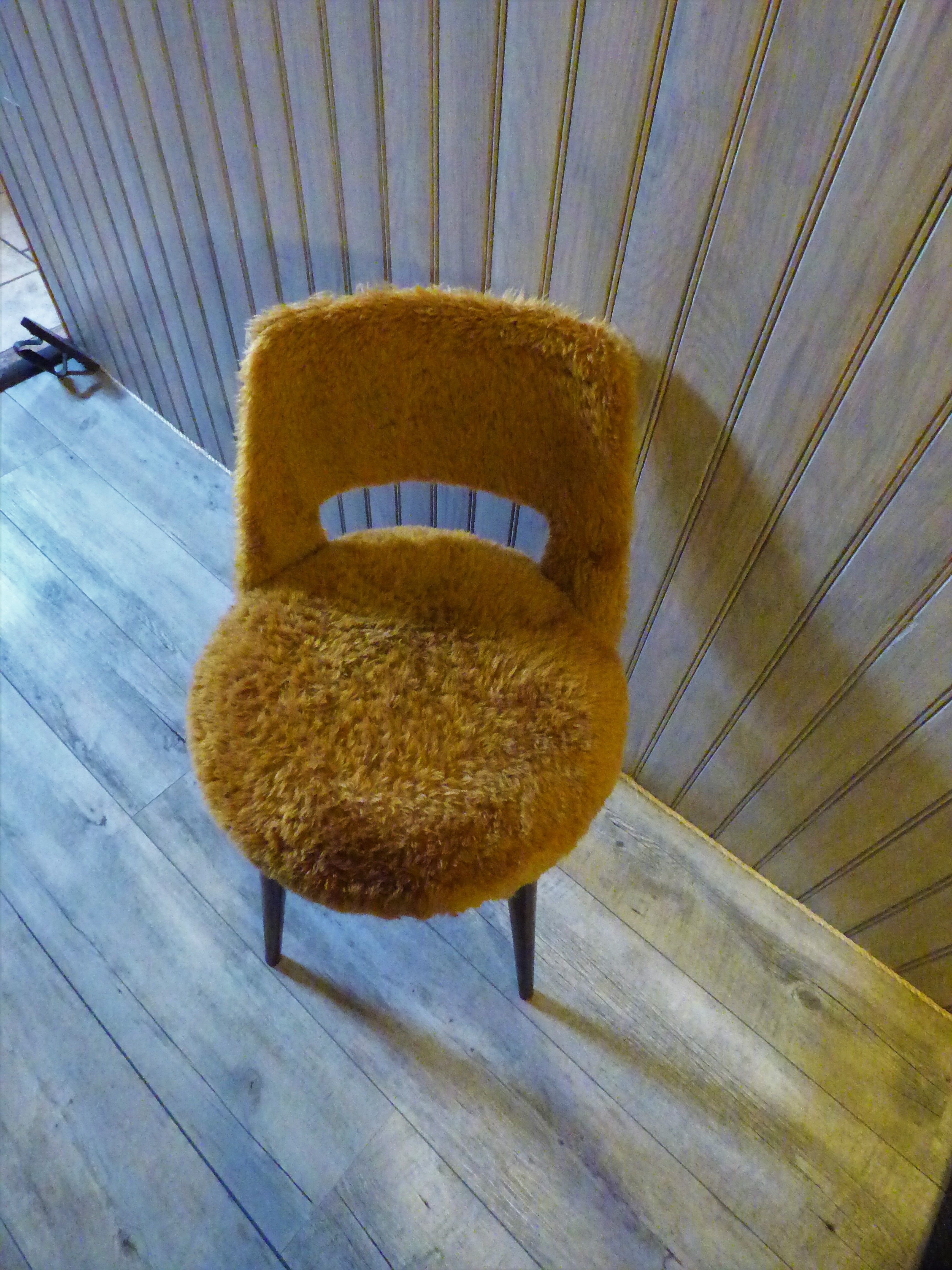 Chair faux fur vintage