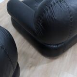 Pair of Mobil Girgi Sapporo armchairs black leather Italy 1970s