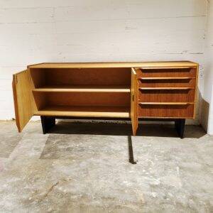 Buffet Cees Braakman de la série « Oak » DE02, UMS Pastoe, années 1950, Pays-Bas