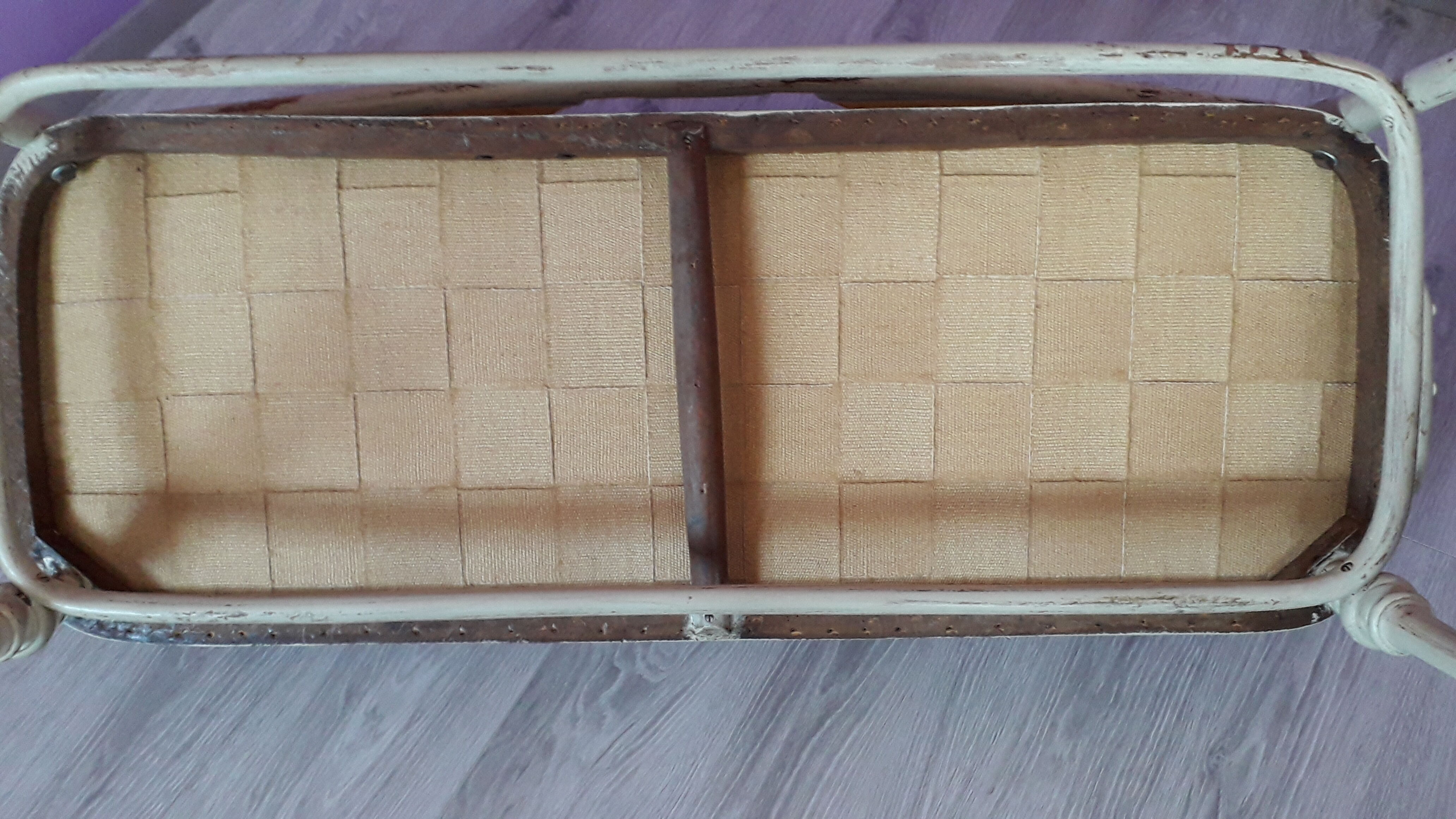 Lacquered curved wooden bench