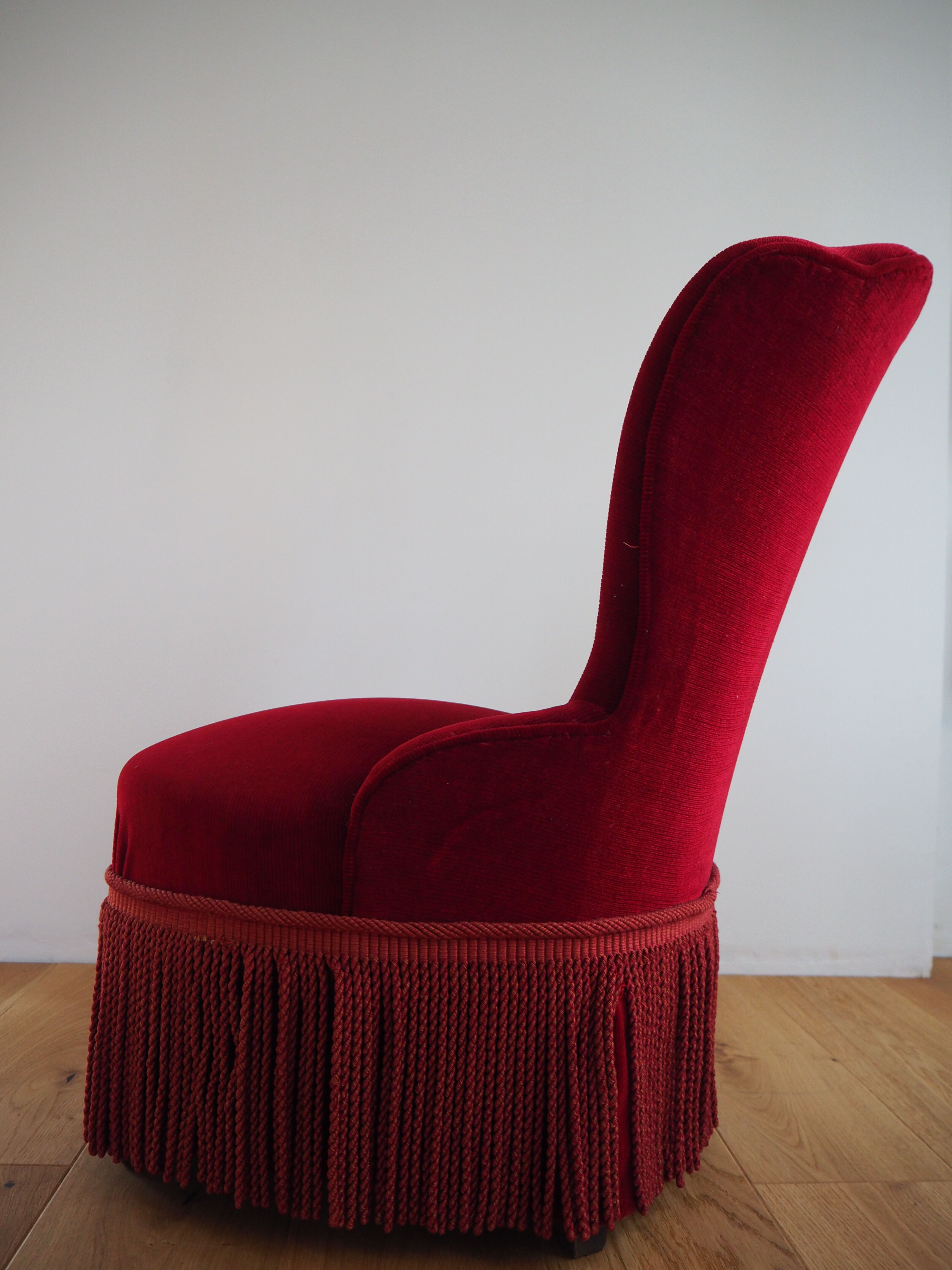 Velvet toad armchair