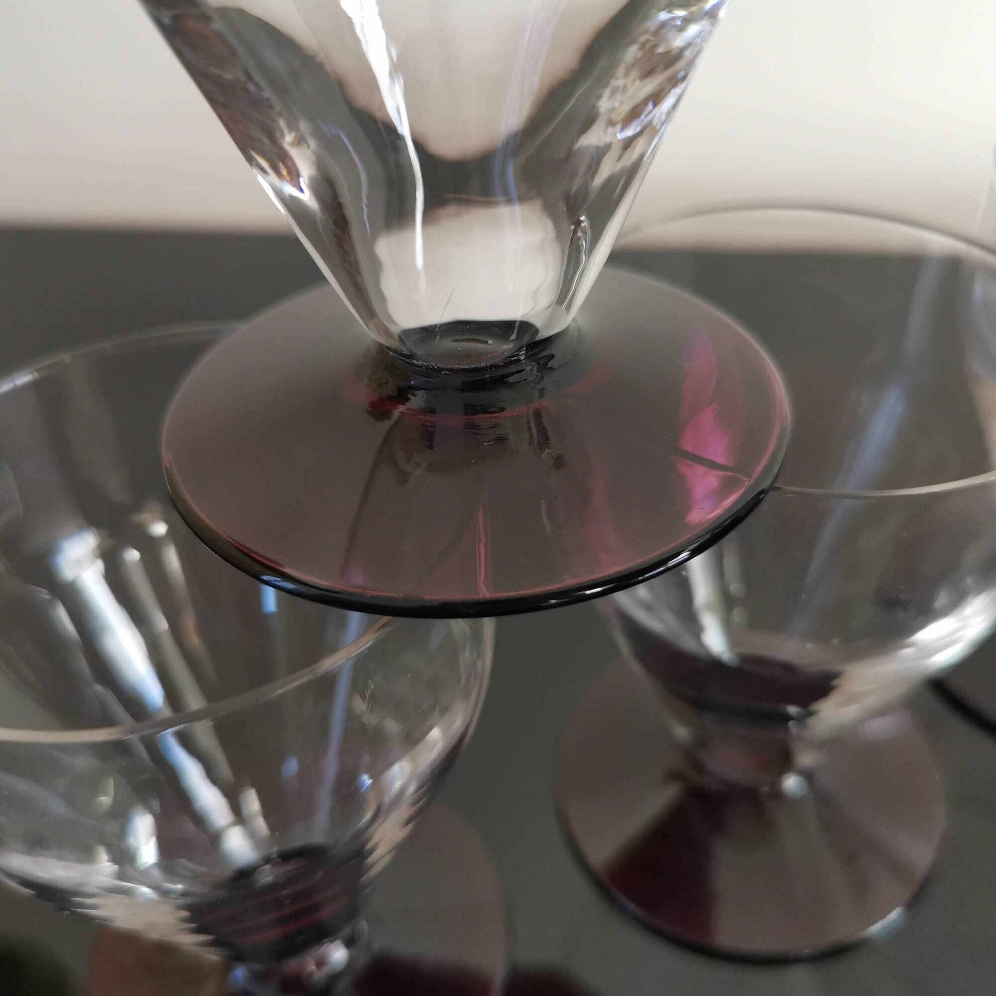 Set of 4 Art Deco wine glasses in purple-footed crystal, 1930