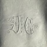 JC damask table embroidered hand 160x144cm