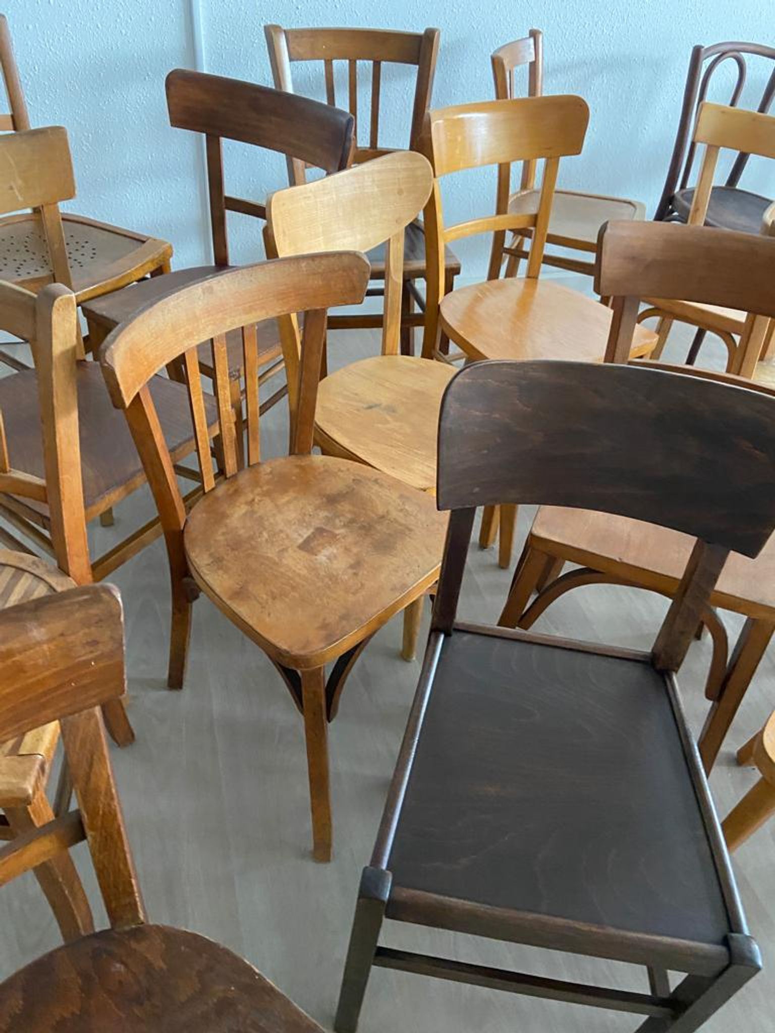 Set of 30 bistro chairs BOIS COURBÉ Vintage 60s mismatched