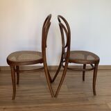 Pair of Thonet chairs model n° 10 of the 1890s in curved wood
