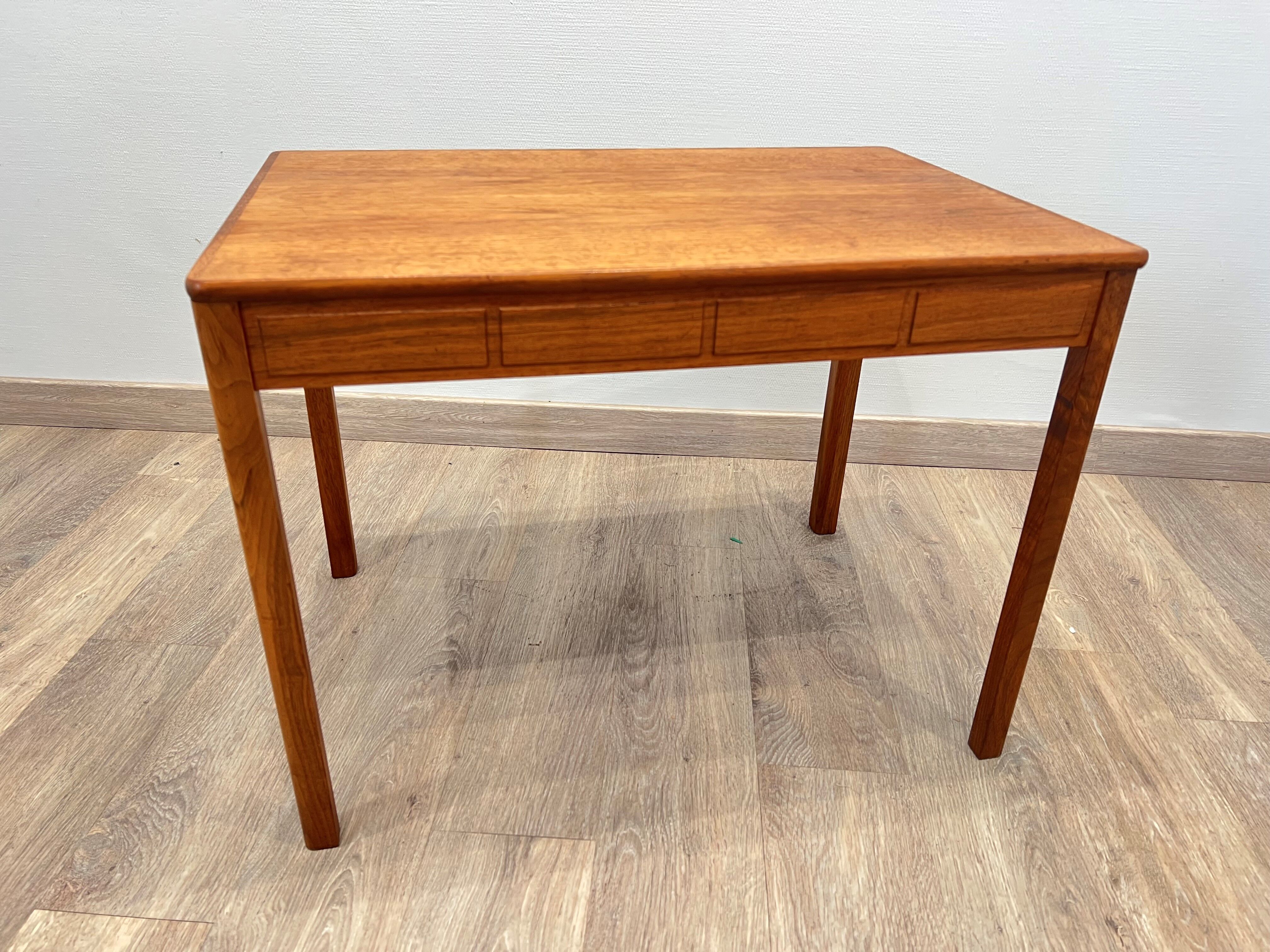Table basse scandinave teck Seffle Mobelfabrik SWEDEN par Yngvar Sandström