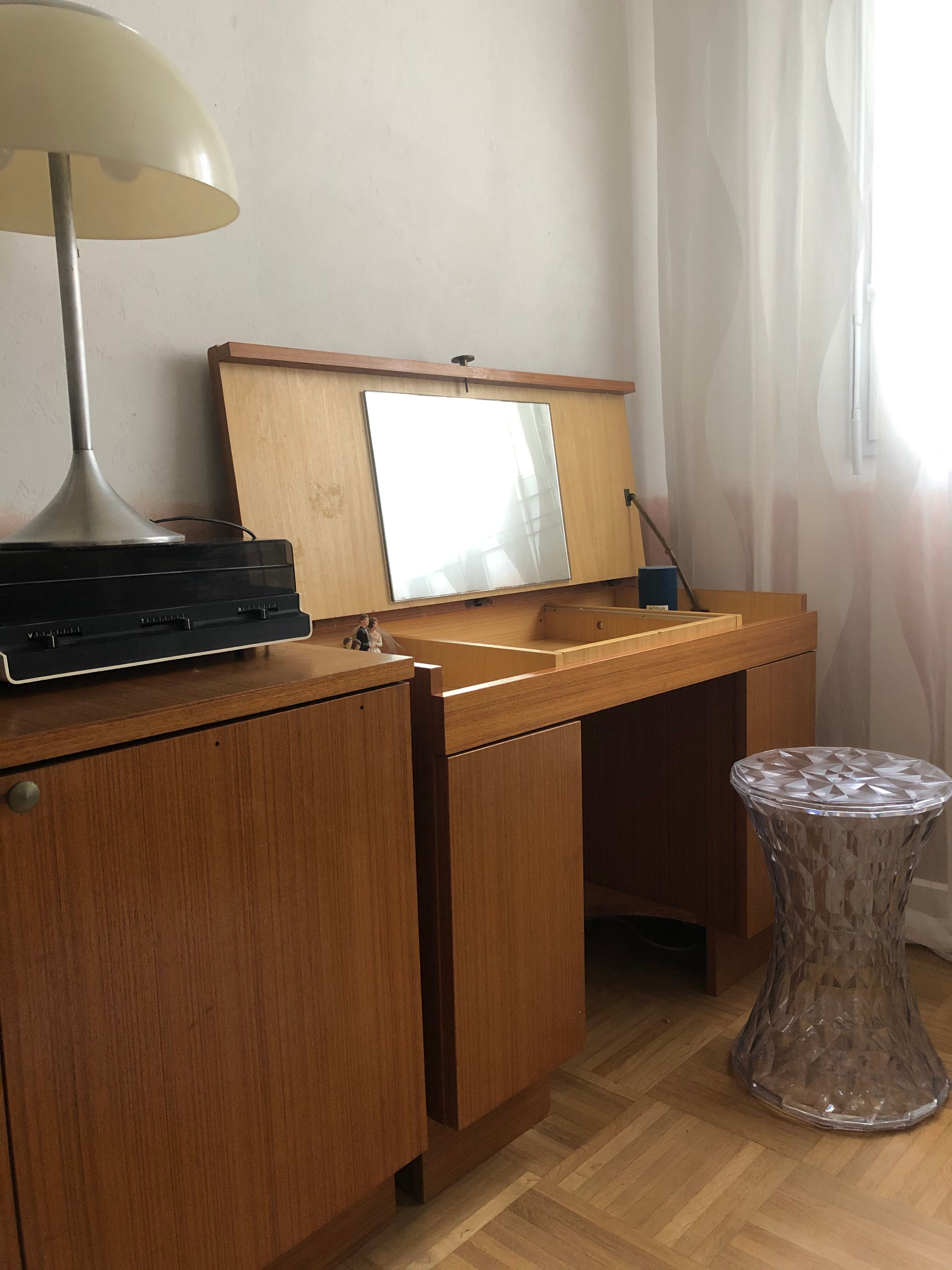 Hairdresser's office of the 1950s