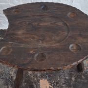 Table basse en forme de fer à cheval, sculptée à la main dans un style brutaliste, années 1960.