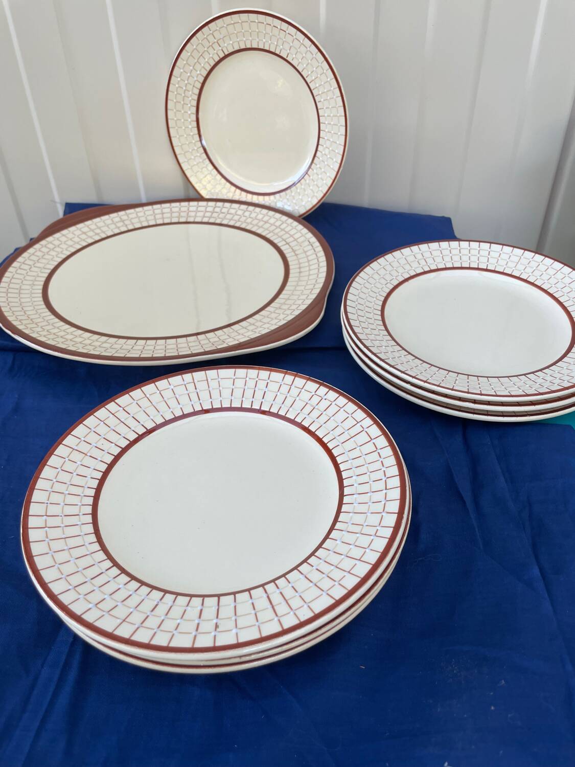 Longchamps cake and dessert dish