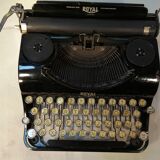 Former Royal Junior Mechanical typewriter