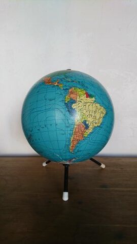 Globe tripode George philip & son