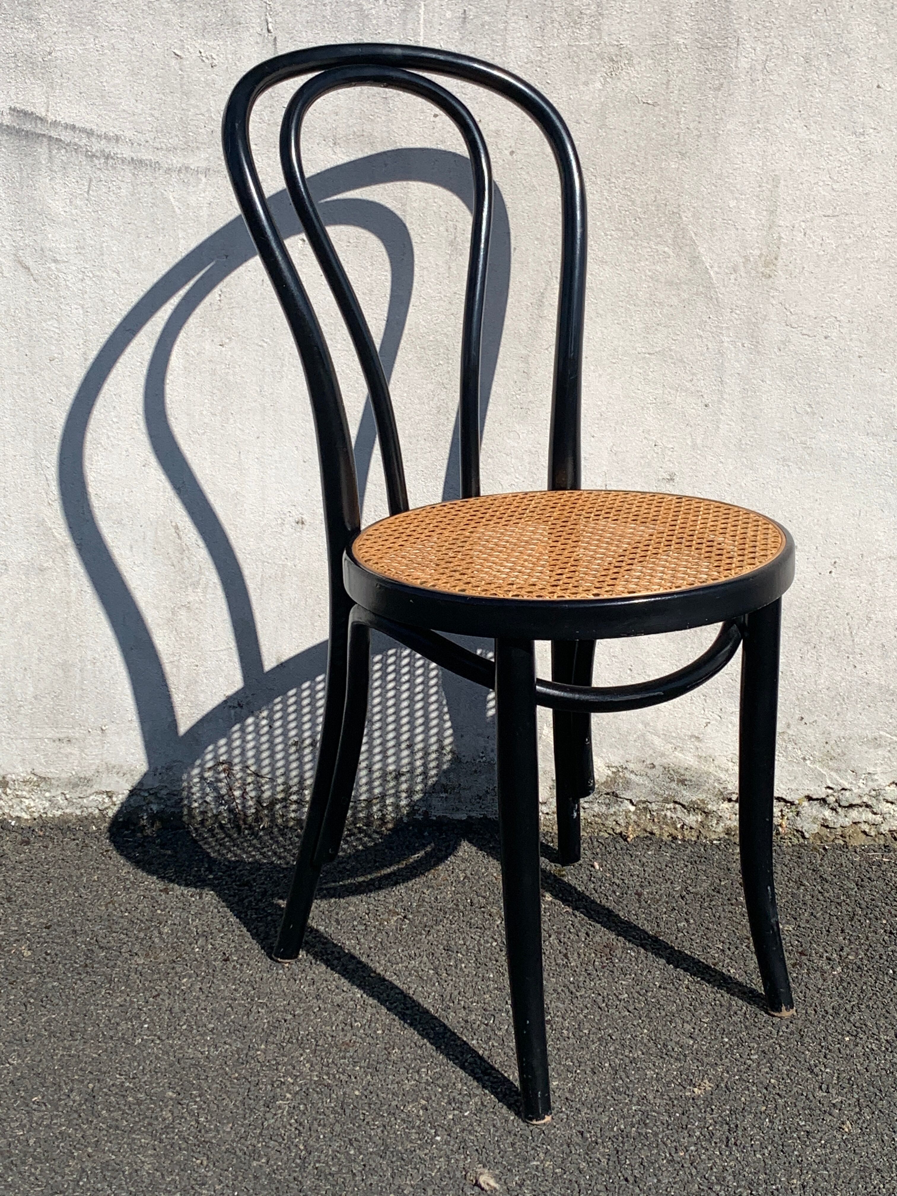 4 chaises bistrot cannées Thonet ZPM Radomsko en bois courbé