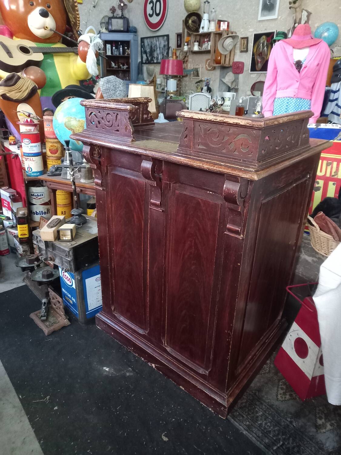 Former reception desk from the 1920s