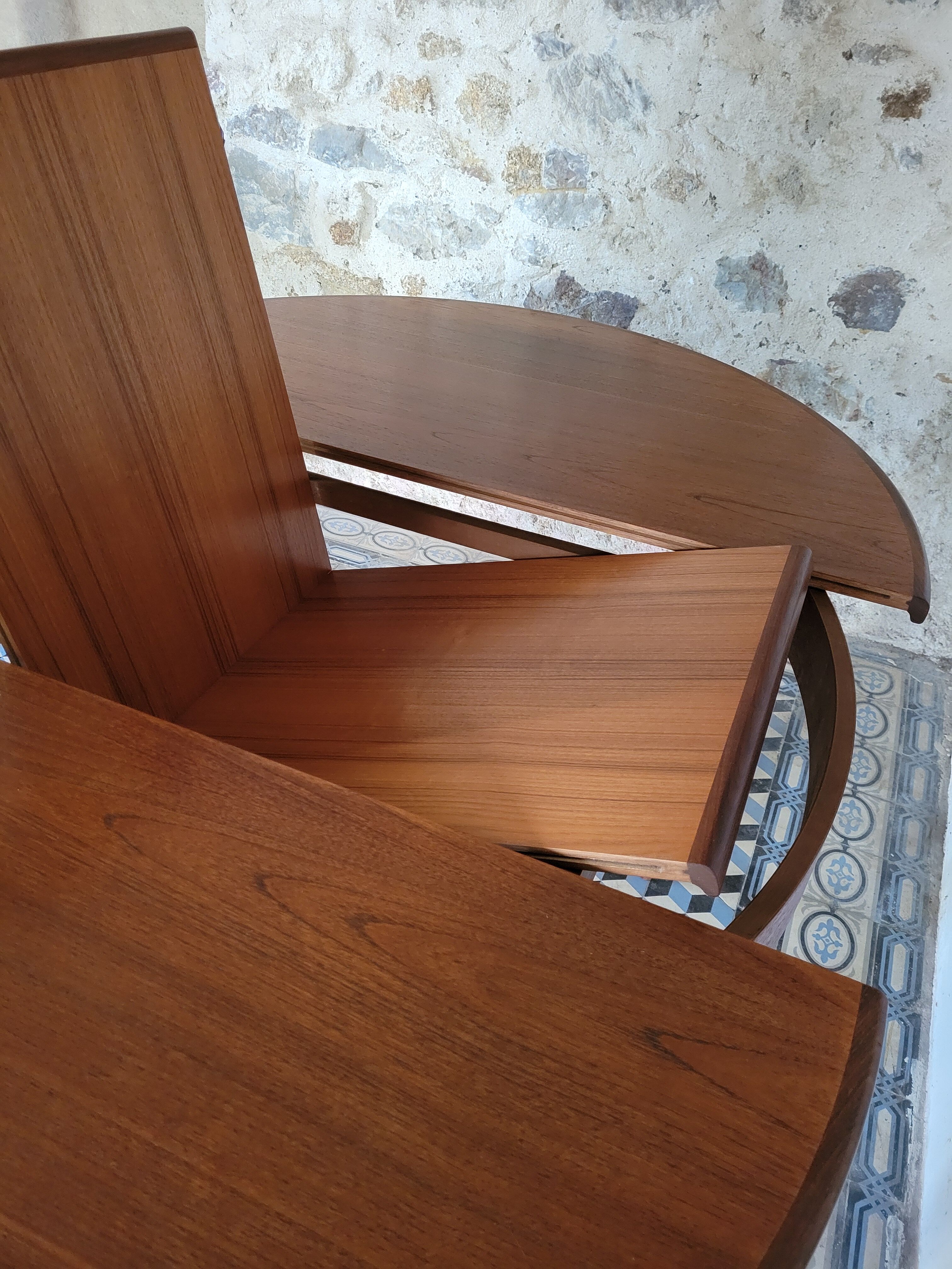 Extendable teak table by Victor Wilkins, G-Plan