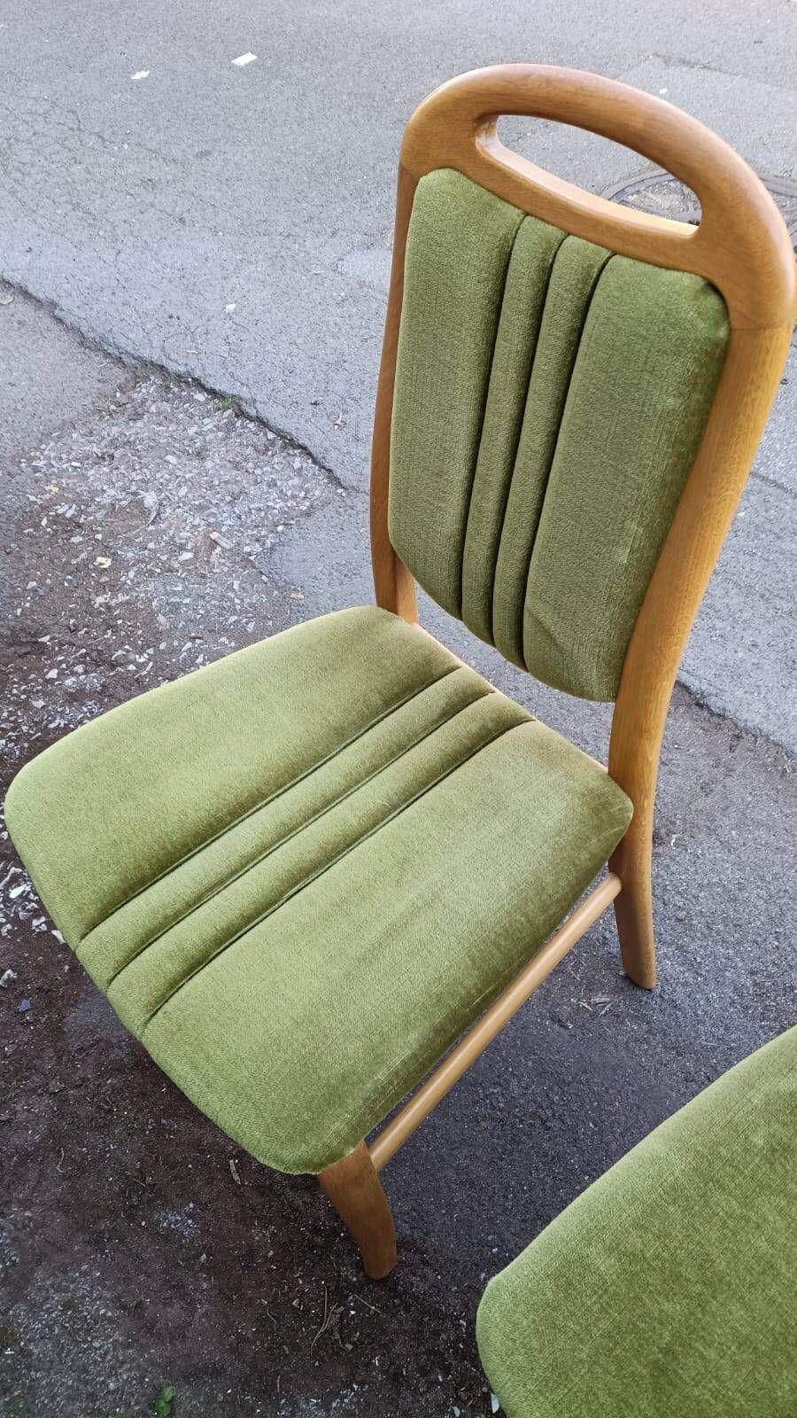 Set of 4 vintage Scandinavian chairs in light wood and green velvet.