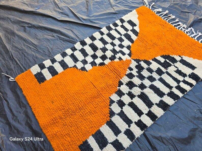 Handmade wool Beni Ouraine rug, size 100 x 200 cm