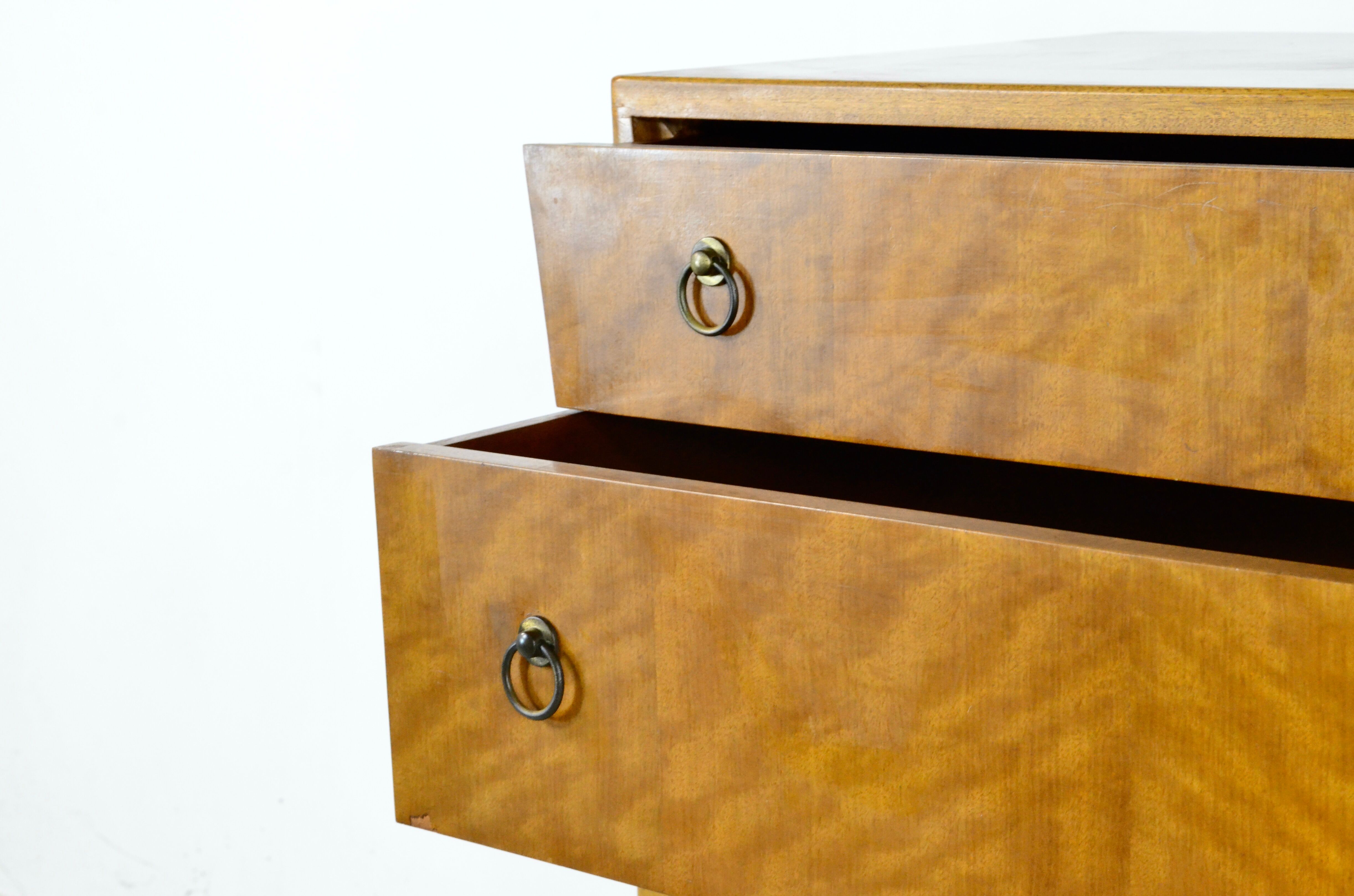 Commode en noyer du milieu du siècle  Tallboy