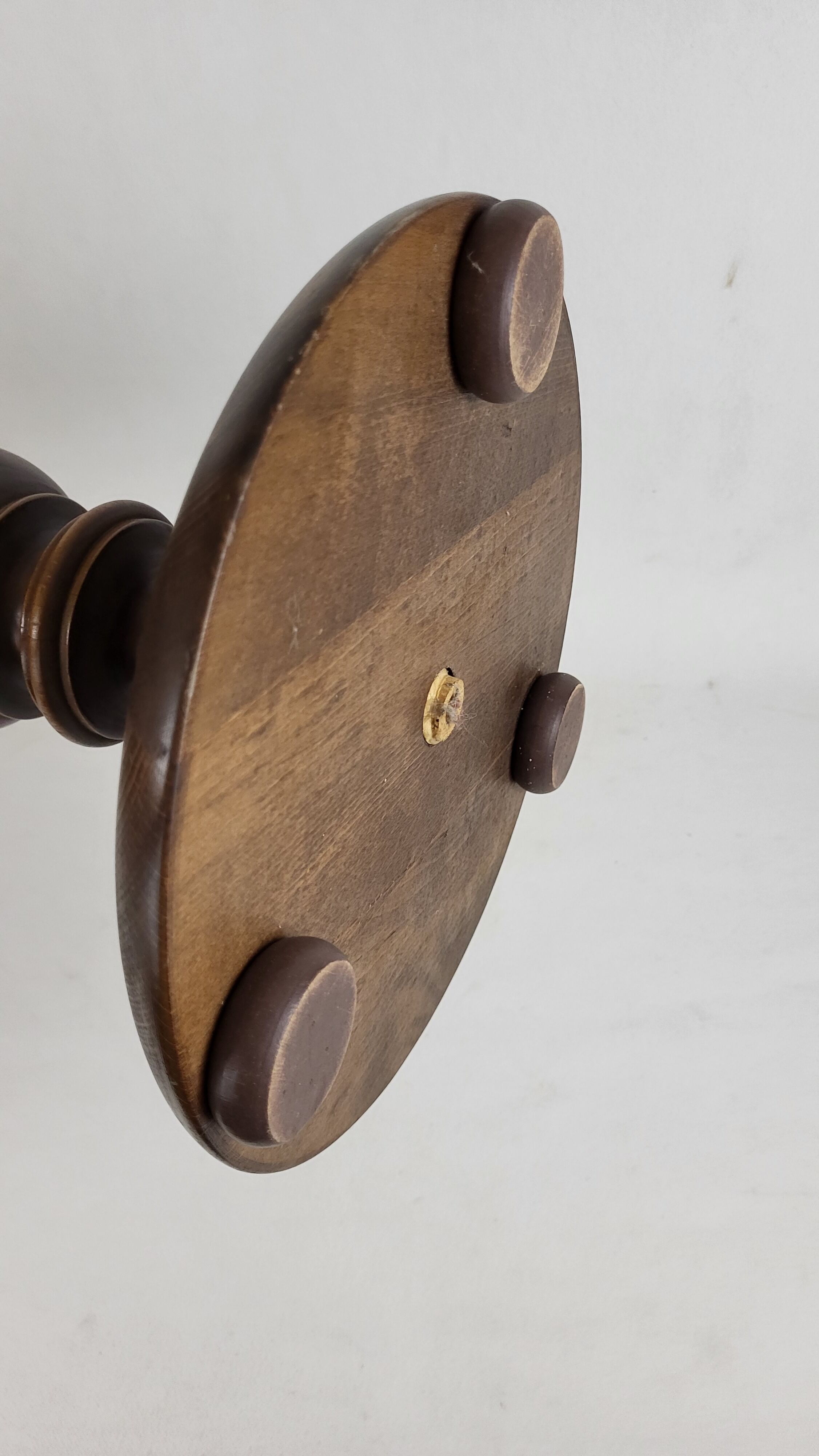 Table pedestal table / Fifth wheel Twisted foot